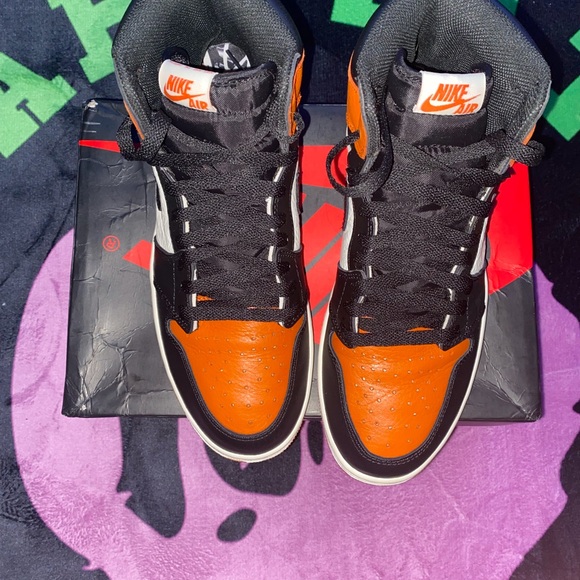 Jordan 1 shattered backboard Size 9 - Picture 5 of 6